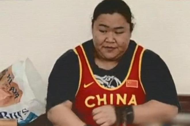 举重没举起来得了冠军_举重冠军都干嘛去了_举重冠军的下场