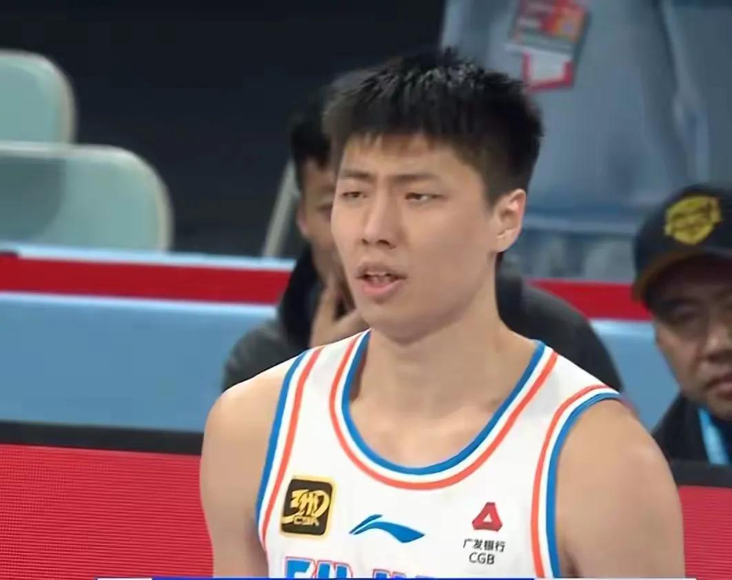 篮球半场裁判规则手势_篮球裁判手势24秒违例_篮球裁判手势半场结束