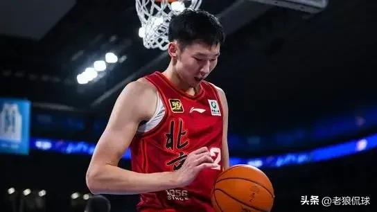 篮球半场裁判规则手势_篮球裁判手势24秒违例_篮球裁判手势半场结束