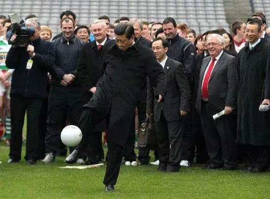 亚洲足球俱乐部冠军_足球亚冠冠军_足球俱乐部把孩子的冠军改成亚军