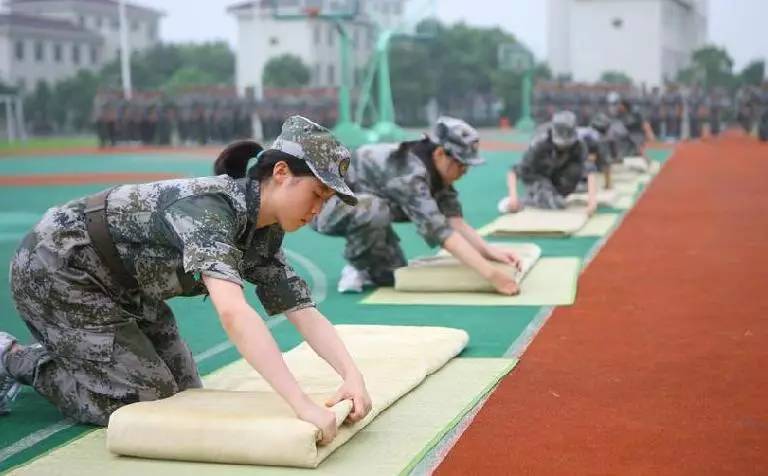 军训生活的小窍门_军训小技巧_军训的时候如何