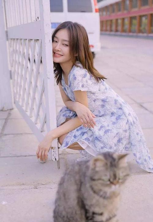 女生健身明星_很飒的女明星健身_健身女星