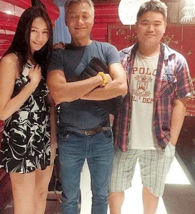 艺人健身明星香港女星有哪些_香港女星健身达人_香港明星女艺人健身