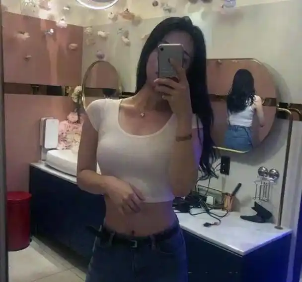 教练健身明星女星是谁_健身房明星教练_女明星和教练健身